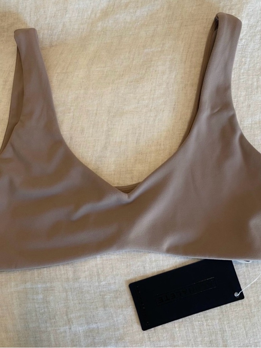 Alphalete Aura Bra in Taupe - Scoop Neck Seamless Sports Bra - Picture 4 of 7